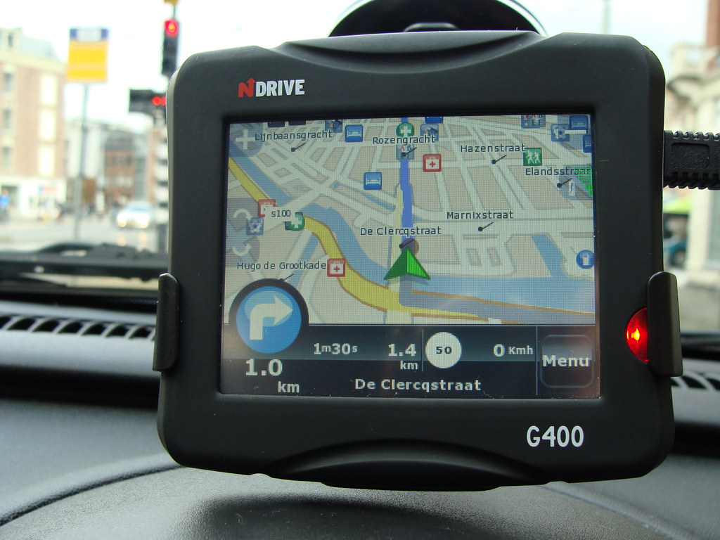 GPS Navigator: How to Choose a Reliable Device