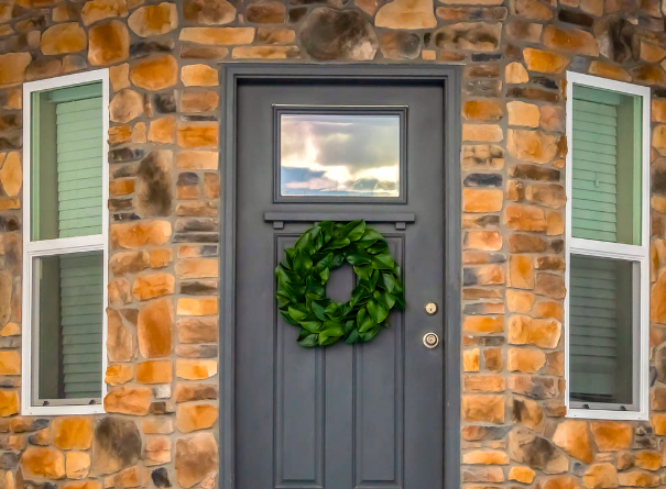 Home Decor is Transformed by Wreath Delivery