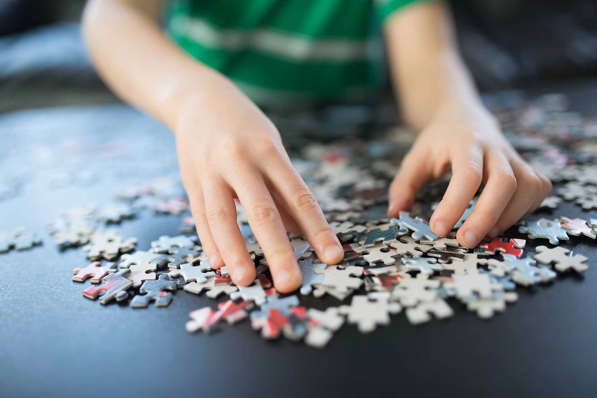 How Puzzles Help Develop Kids' Cognitive and Social Skills