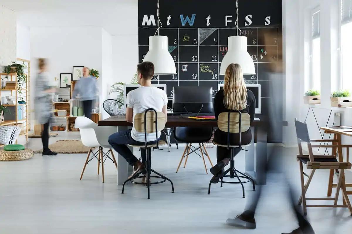 Unlocking the Benefits of Coworking Spaces for Small Businesses and Entrepreneurs