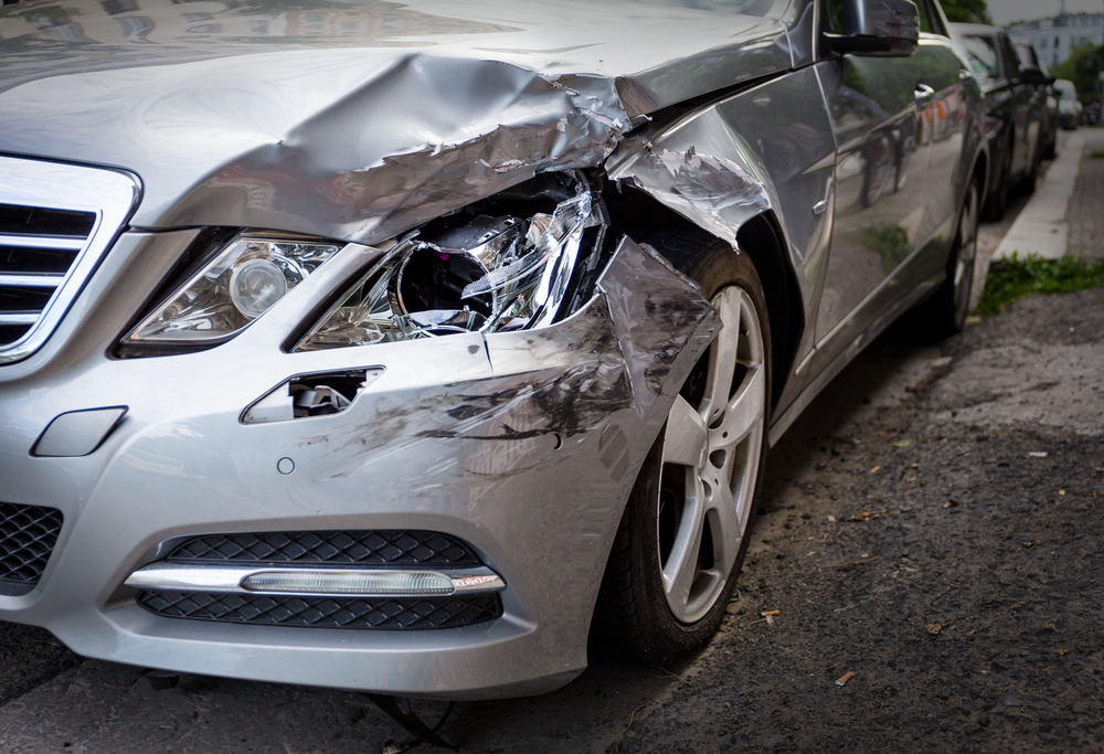 Why Holding onto Your Damaged Car is a Financial Mistake