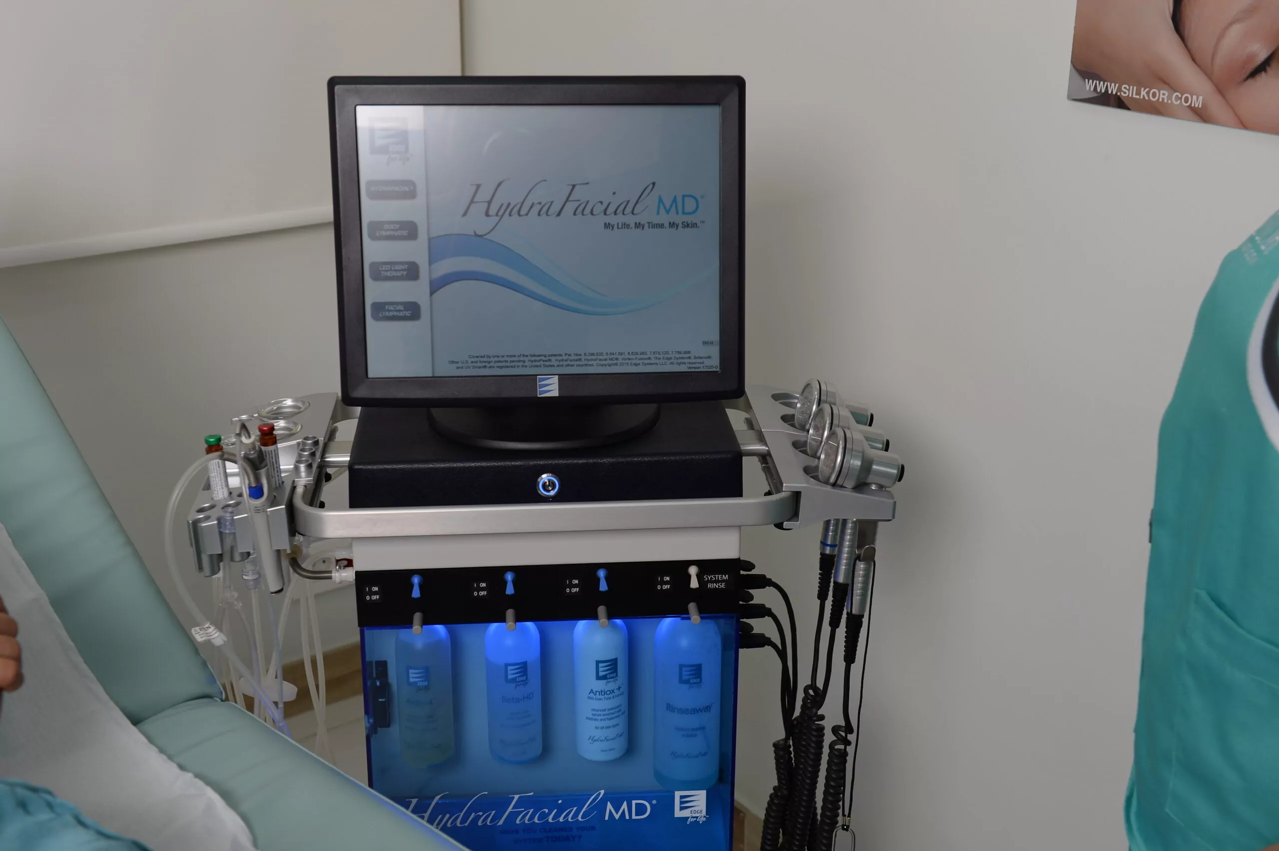 Choosing the Right Hydrafacial Machine for Your Beauty Clinic